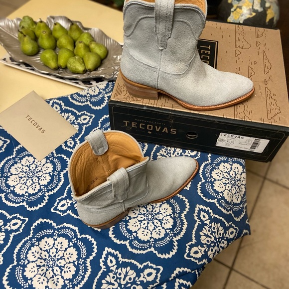 Brand new, never worn Tecova boots. Powder blue suede for a fashionista. - Picture 12 of 13